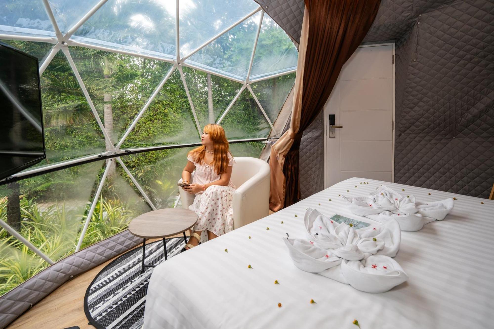 Le Resort And Villas Rawai Exterior foto The interior of a glass dome